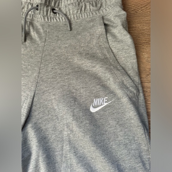 NWOT Nike Sweatpants - Picture 7 of 8